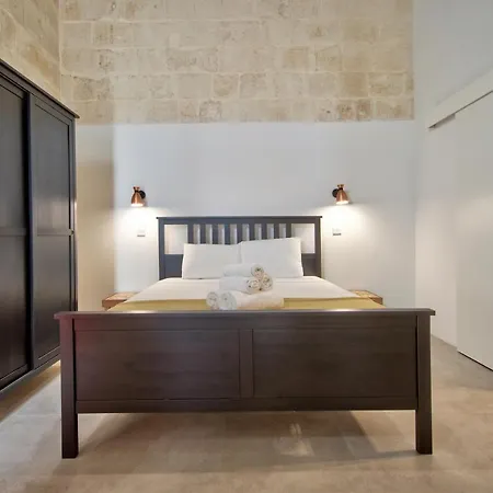 Old 6 By Vallettastay Valletta